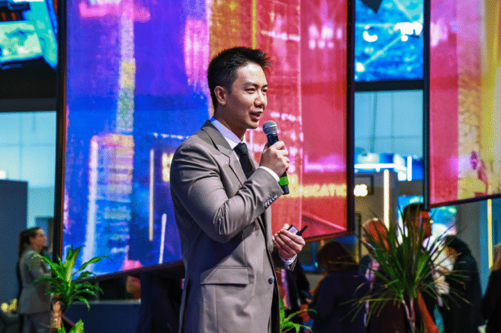 HONOR Showcases Human-Centric AI Innovations at GITEX Global 2025, Reinforcing Leadership in Smart Living Technology